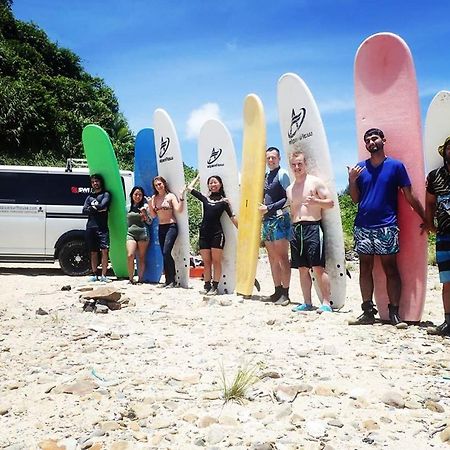 Hotel Tropical Surf House Okinawa Onna Esterno foto