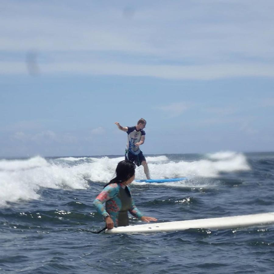 Hotel Tropical Surf House Okinawa Onna Esterno foto