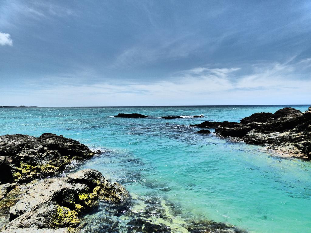 Hotel Tropical Surf House Okinawa Onna Esterno foto