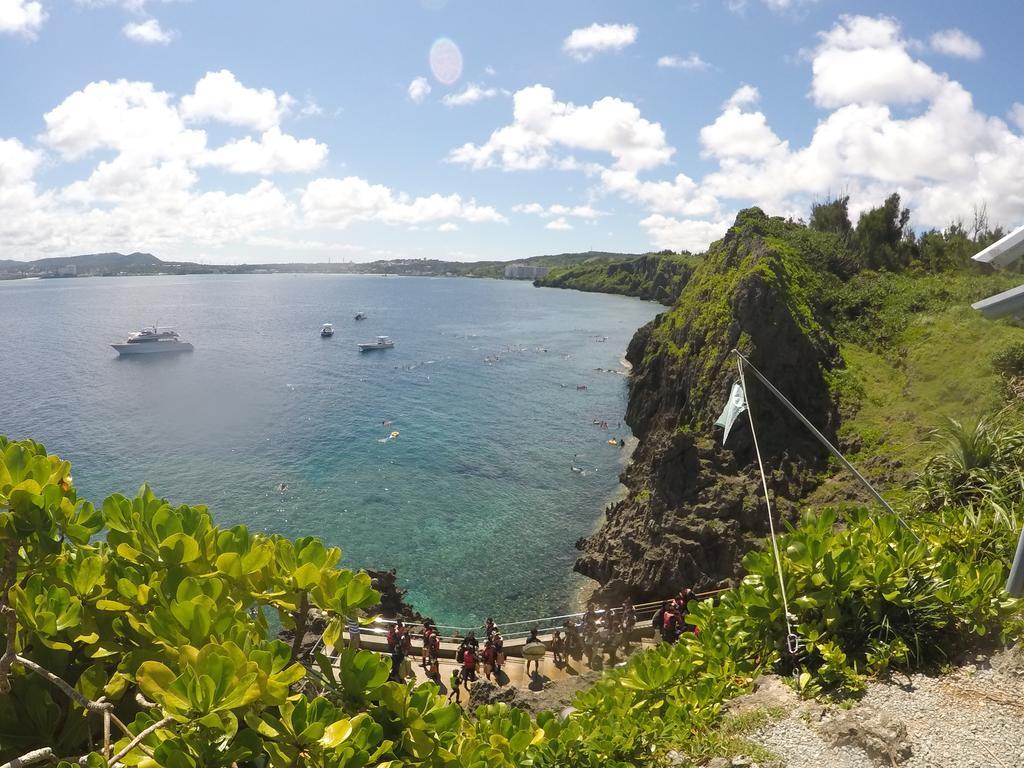 Hotel Tropical Surf House Okinawa Onna Esterno foto