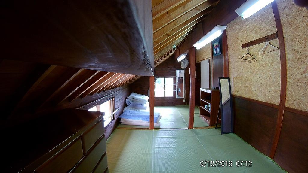 Hotel Tropical Surf House Okinawa Onna Esterno foto