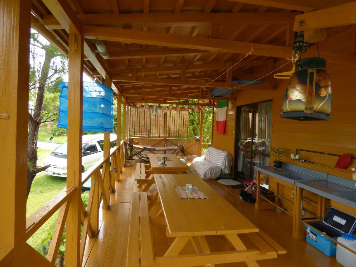 Hotel Tropical Surf House Okinawa Onna Esterno foto
